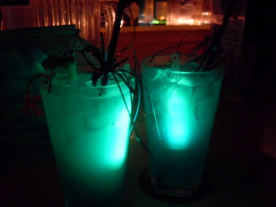 glow in the dark cocktails