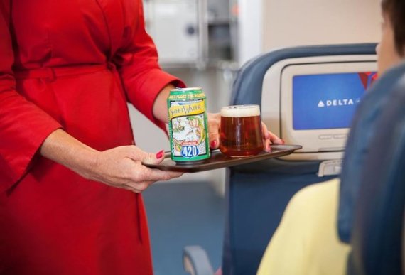 suds-on-a-plane-the-9-best-craft-beers-served-in-flight